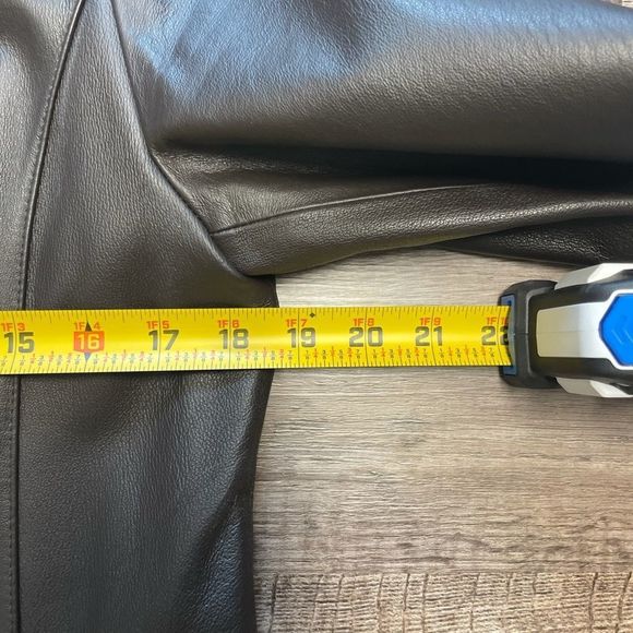 Women's Leather Coat by East Fifth: Medium Tall - Picture 6 of 11